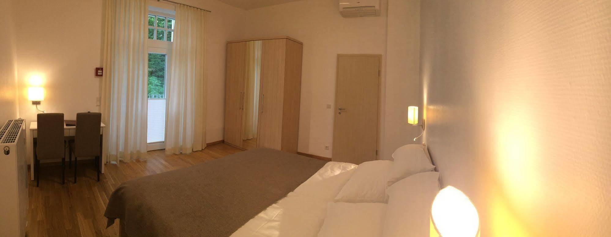 Appartements Am Kurpark Bad Pyrmont Ngoại thất bức ảnh